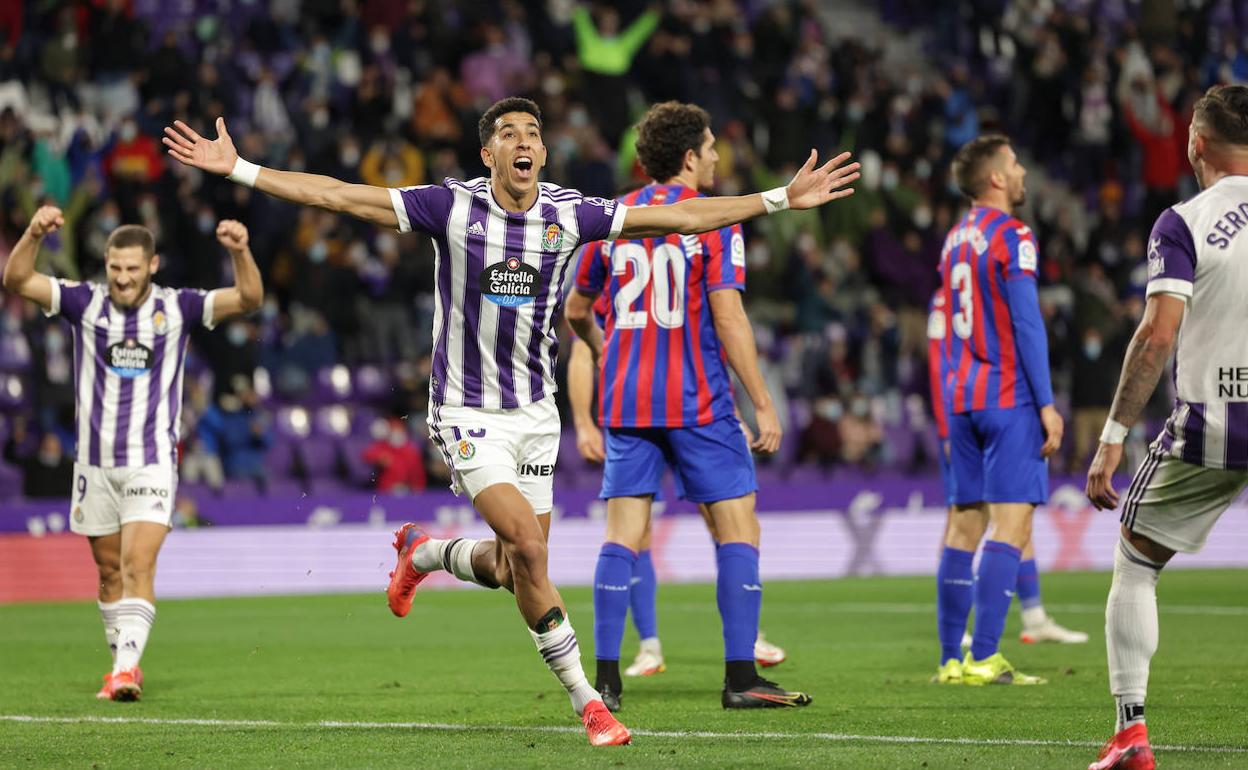 El Yamiq celebra el 1-0 para el Real Valladolid ante el Eibar el pasado mes de octubre de 2021 en el José Zorrilla. 