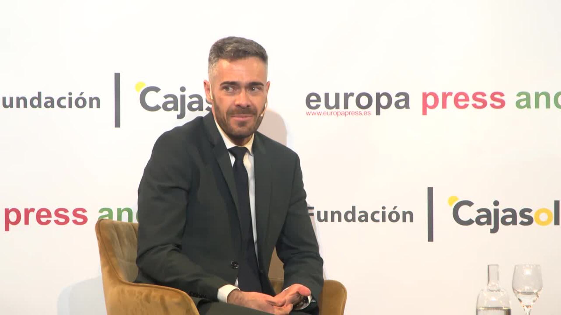 Sicilia (PSOE) defiende que España debe aportar "armas defensivas y ofensivas" a Ucrania