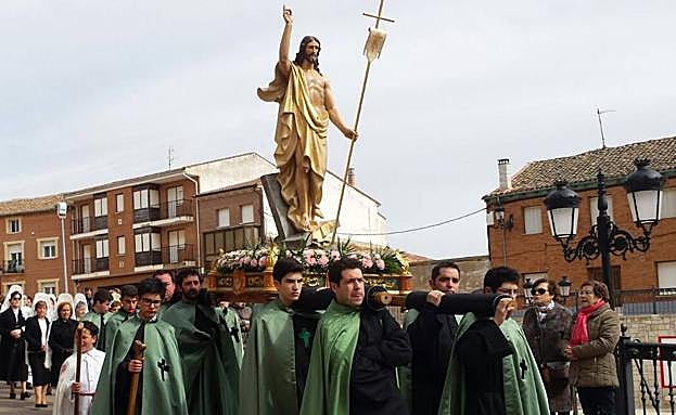 Imagen principal - Conocer Palencia en Semana Santa | Osorno: Osorno, una Semana Santa con más de cuatro siglos de historia