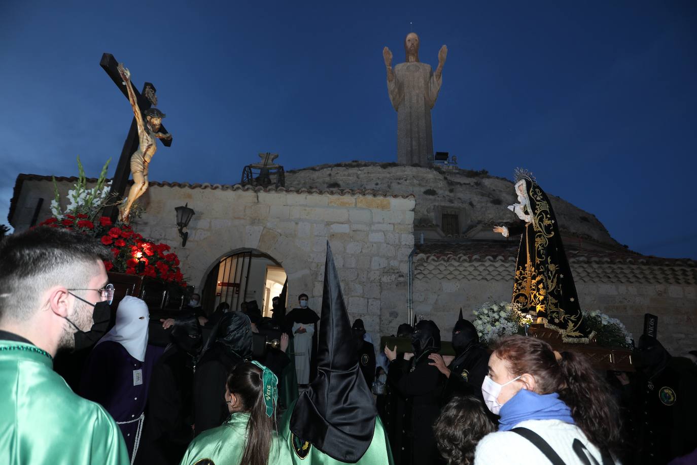 Fotos: Dolor a los pies del Cristo del Otero