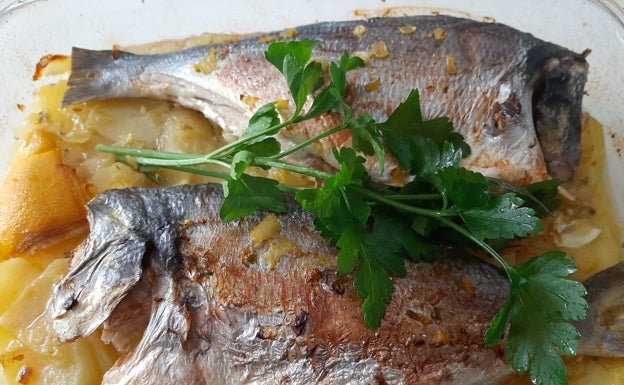 Dorada al azafrán al horno