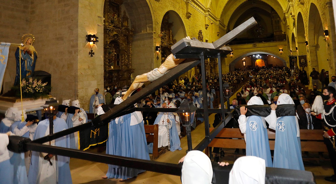 El Crucificado de Palencia se refugia en San Francisco