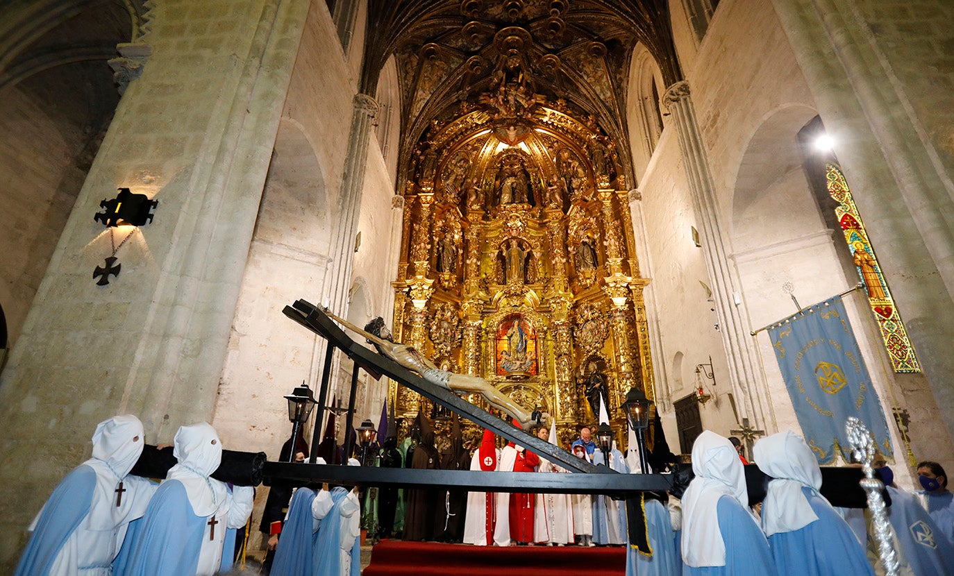 El Crucificado de Palencia se refugia en San Francisco