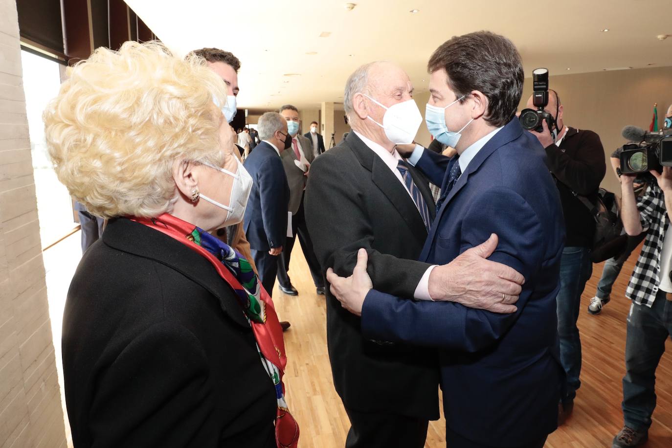 Fotos: Invitados al pleno de investidura de Alfonso Fernández Mañueco en las Cortes de Castilla y León