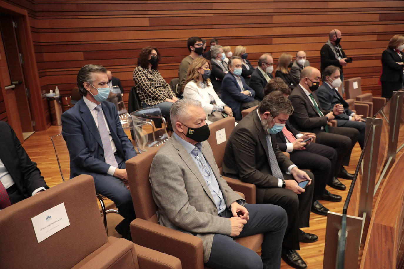 Fotos: Invitados al pleno de investidura de Alfonso Fernández Mañueco en las Cortes de Castilla y León