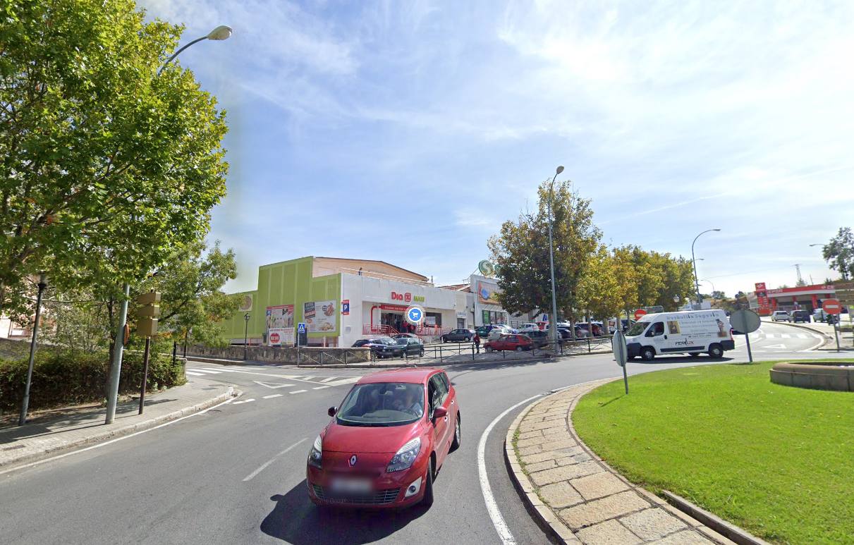 Confluencia de la carretera de Valdevilla y la carretera de San Rafael.