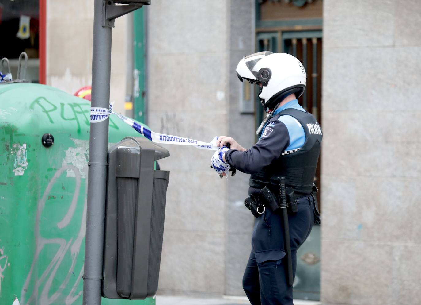 Fotos: Caída de cascotes en la calle Panaderos de Valladolid