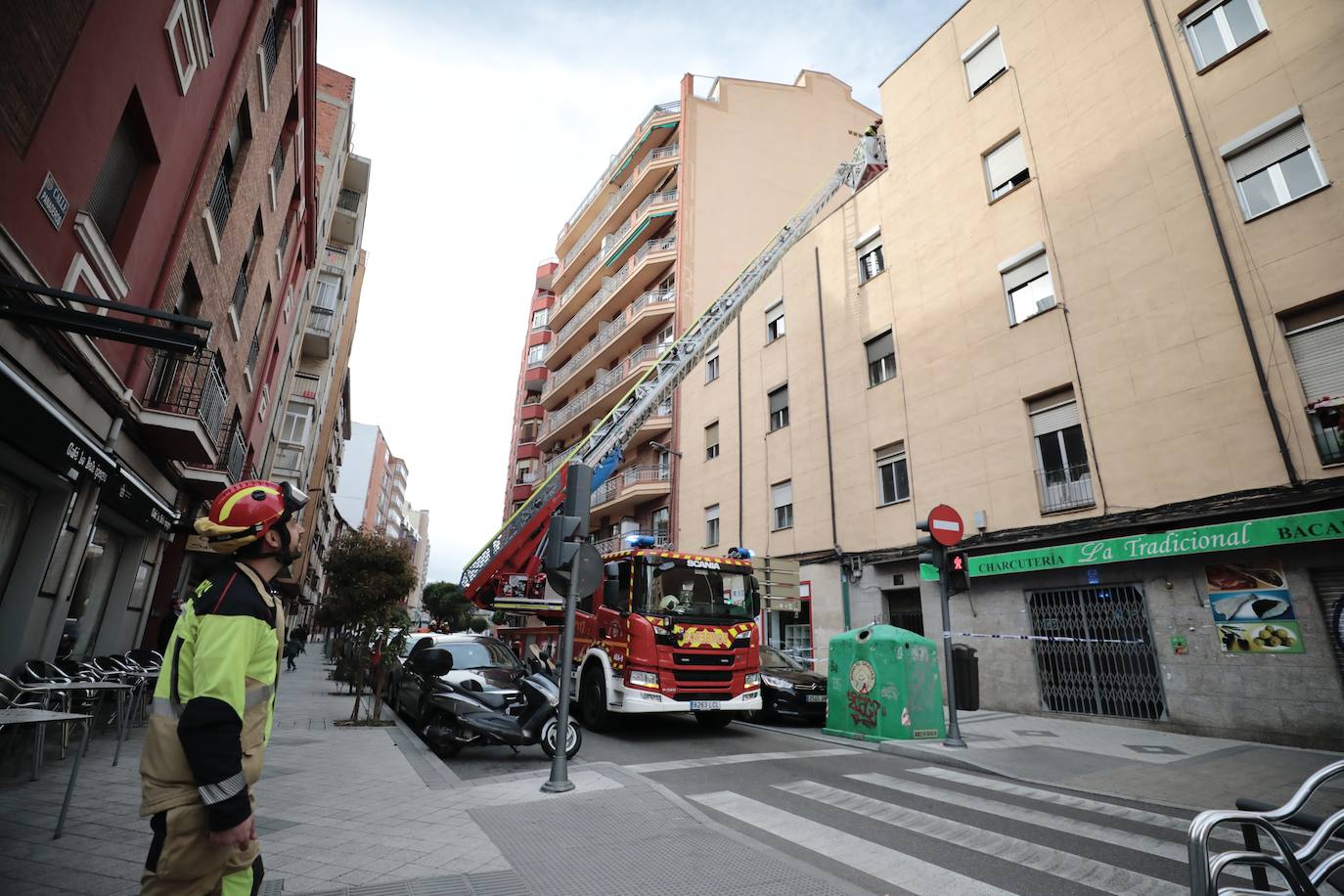 Fotos: Caída de cascotes en la calle Panaderos de Valladolid