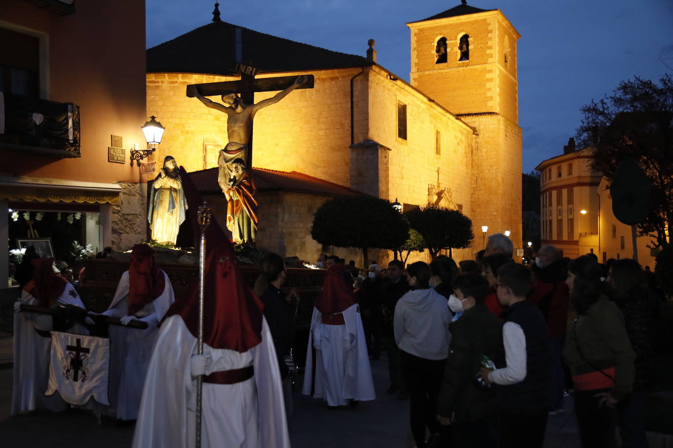 Fotos: Procesión del Cristo de la Buena Muerte en Peñafiel (2/4)