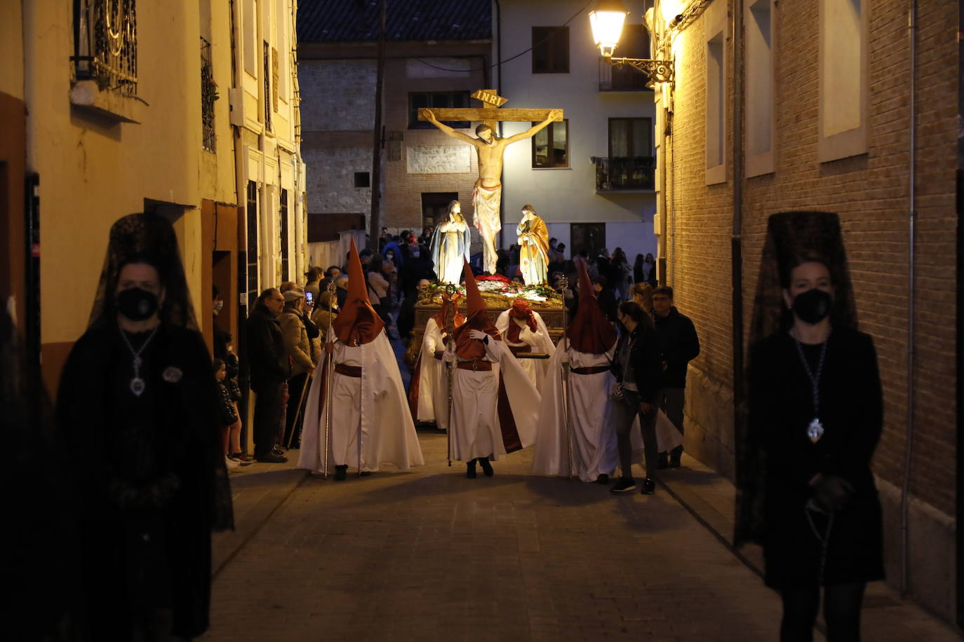 Fotos: Procesión del Cristo de la Buena Muerte en Peñafiel (2/4)