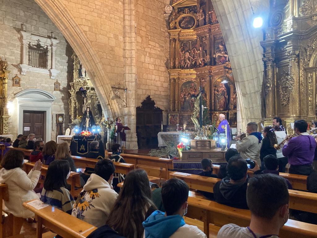 Fotos: Procesión de Lunes Santo en Torrelobatón en el interior de la iglesia (2/3)