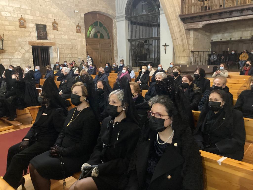 Fotos: Procesión de Lunes Santo en Torrelobatón en el interior de la iglesia (2/3)