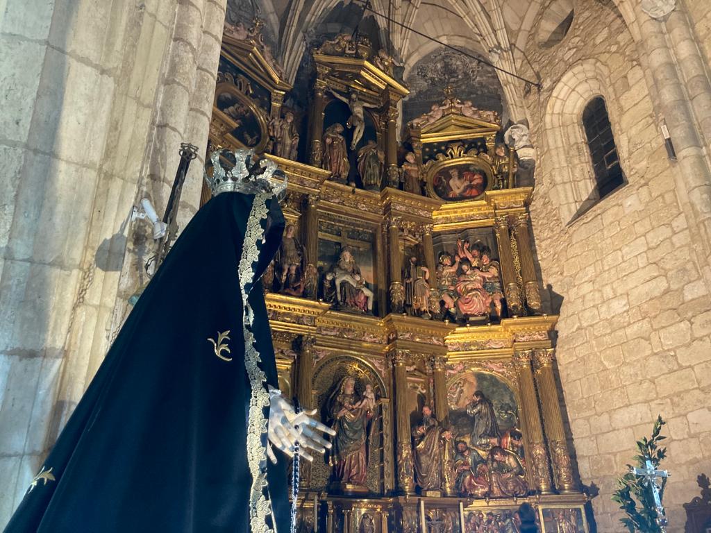 Fotos: Procesión de Lunes Santo en Torrelobatón en el interior de la iglesia (2/3)