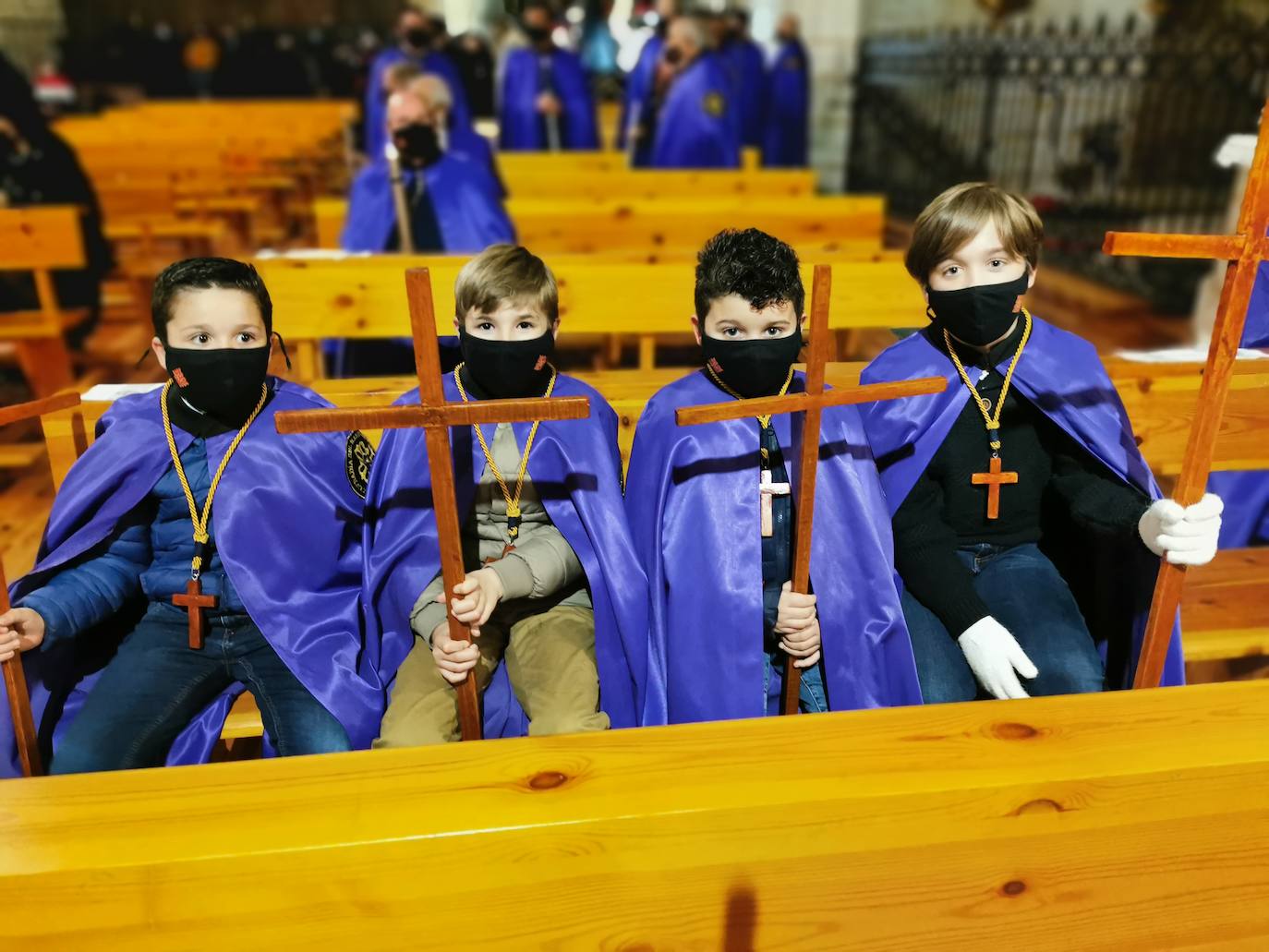 Fotos: Procesión de Lunes Santo en Torrelobatón en el interior de la iglesia (3/3)