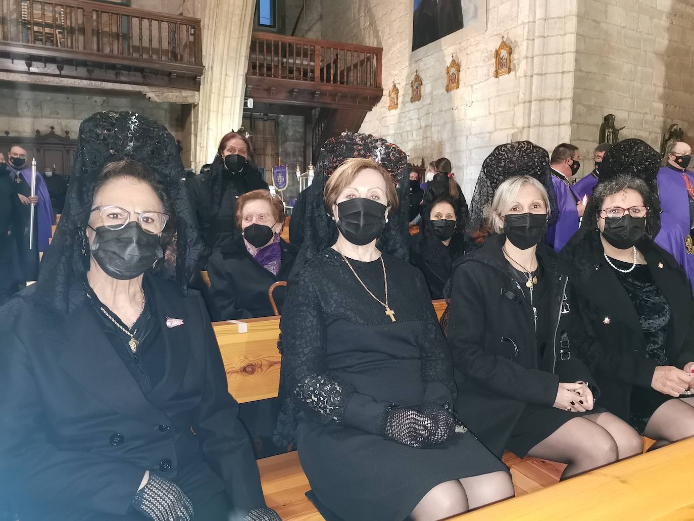 Fotos: Procesión de Lunes Santo en Torrelobatón en el interior de la iglesia (3/3)