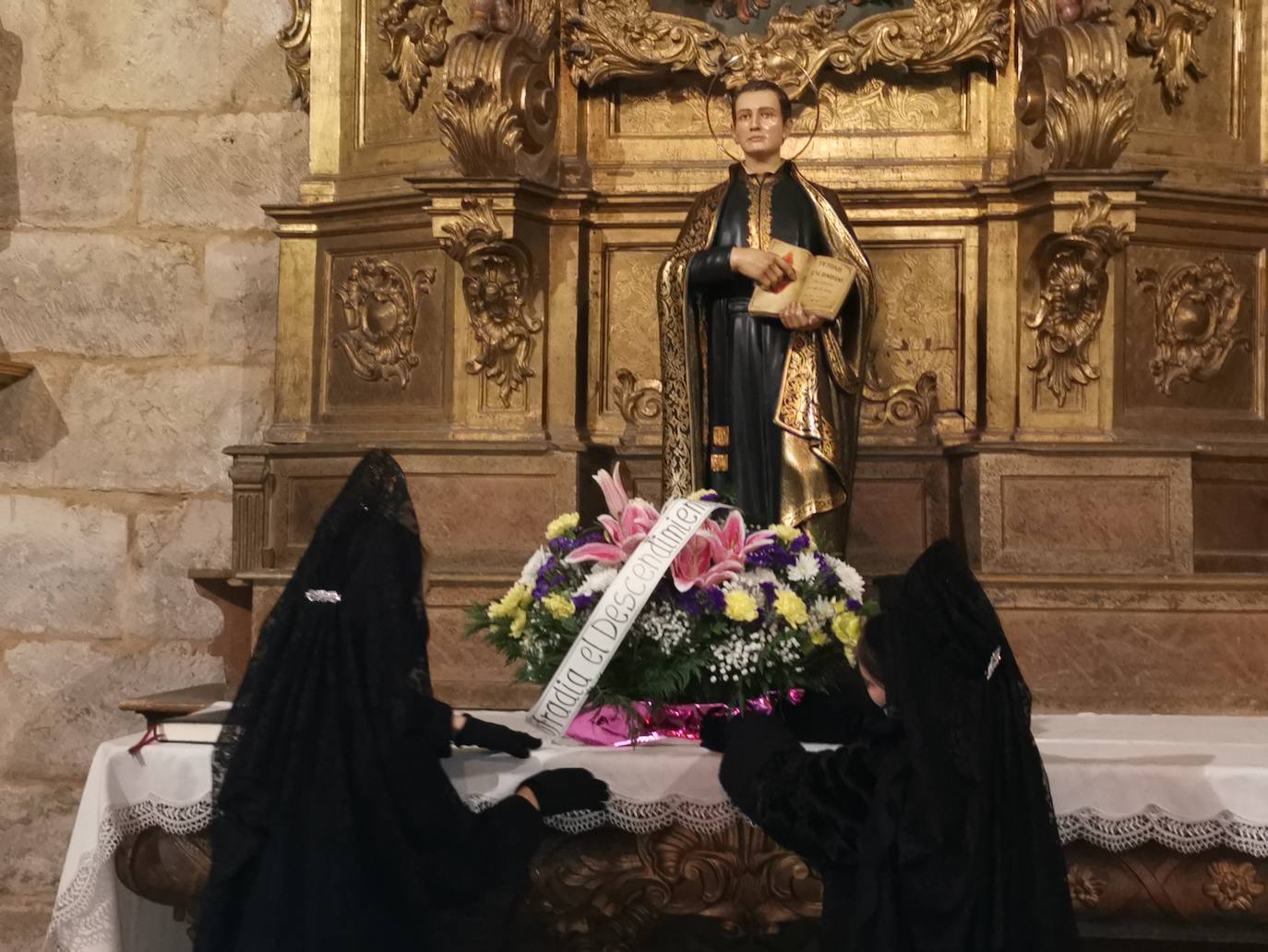 Fotos: Procesión de Lunes Santo en Torrelobatón en el interior de la iglesia (3/3)