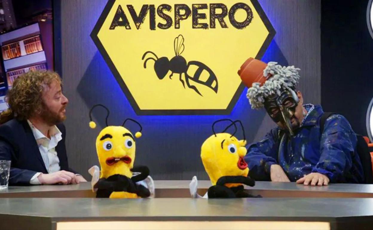 Momento de la entrevista del parodiado Pablo Motos y Antonio Recio. 