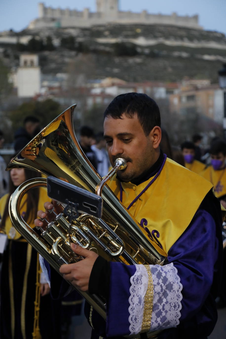 Fotos: Peñafiel se vuelca con la procesión de Nuestro Padre Jesús Nazareno