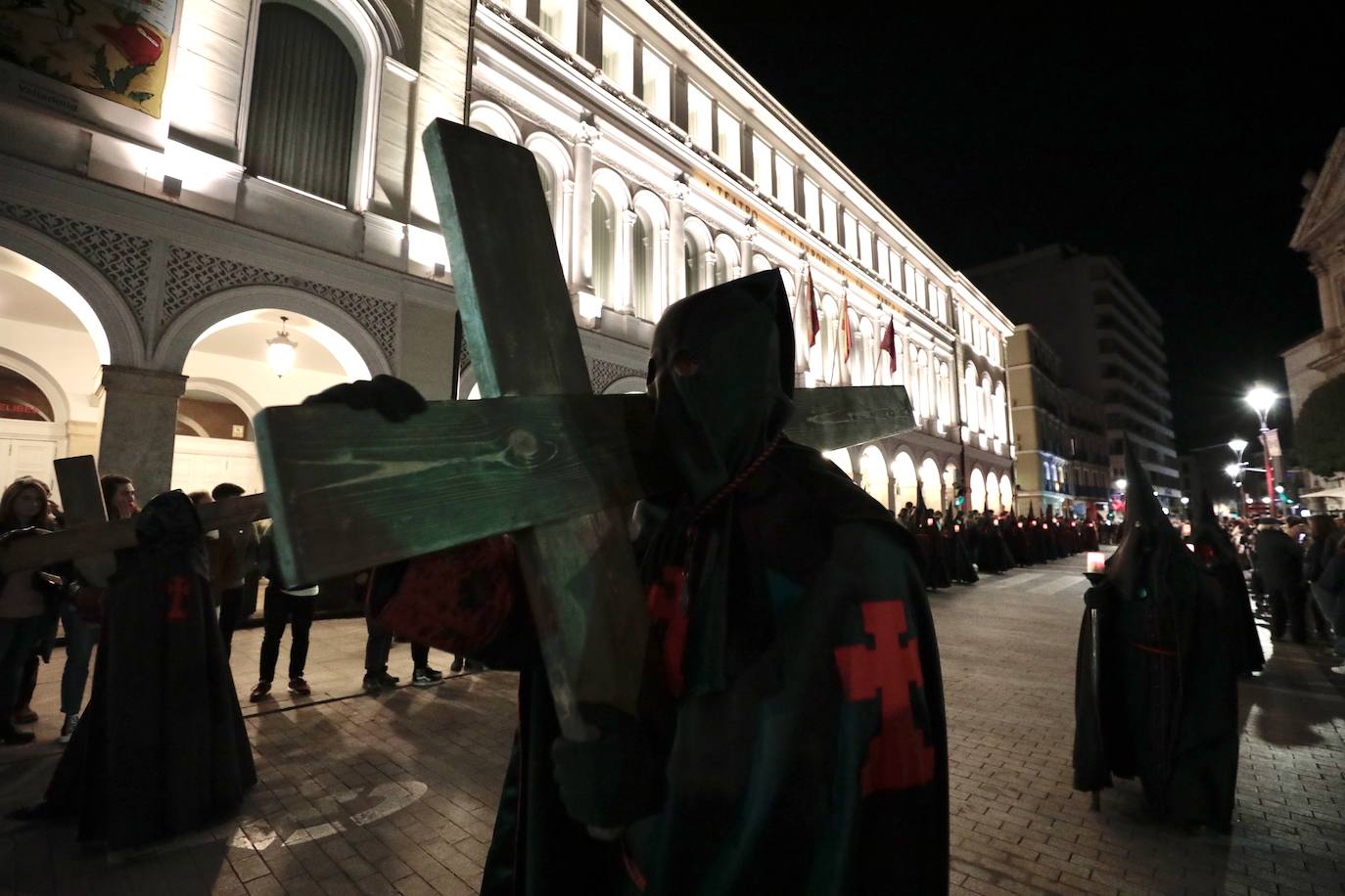 Fotos: Procesión de la Piedad por las calles de Valladolid
