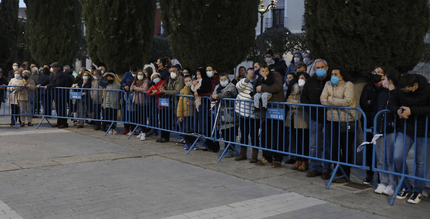 Fotos: Vía Crucis penitencial ante la Catedral de Palencia