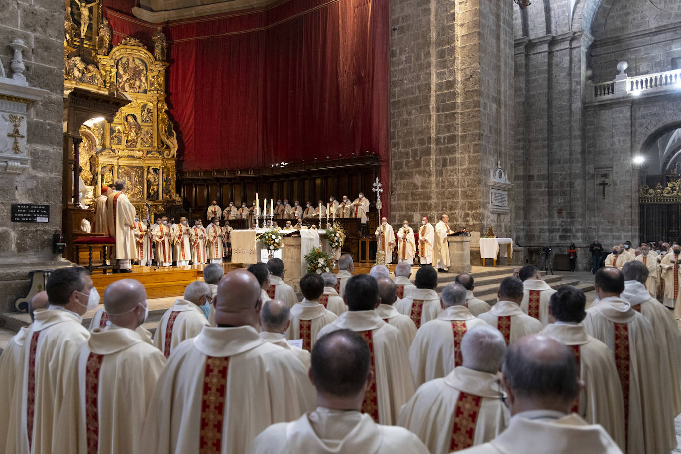 Fotos: Misa crismal en la Catedral de Valladolid