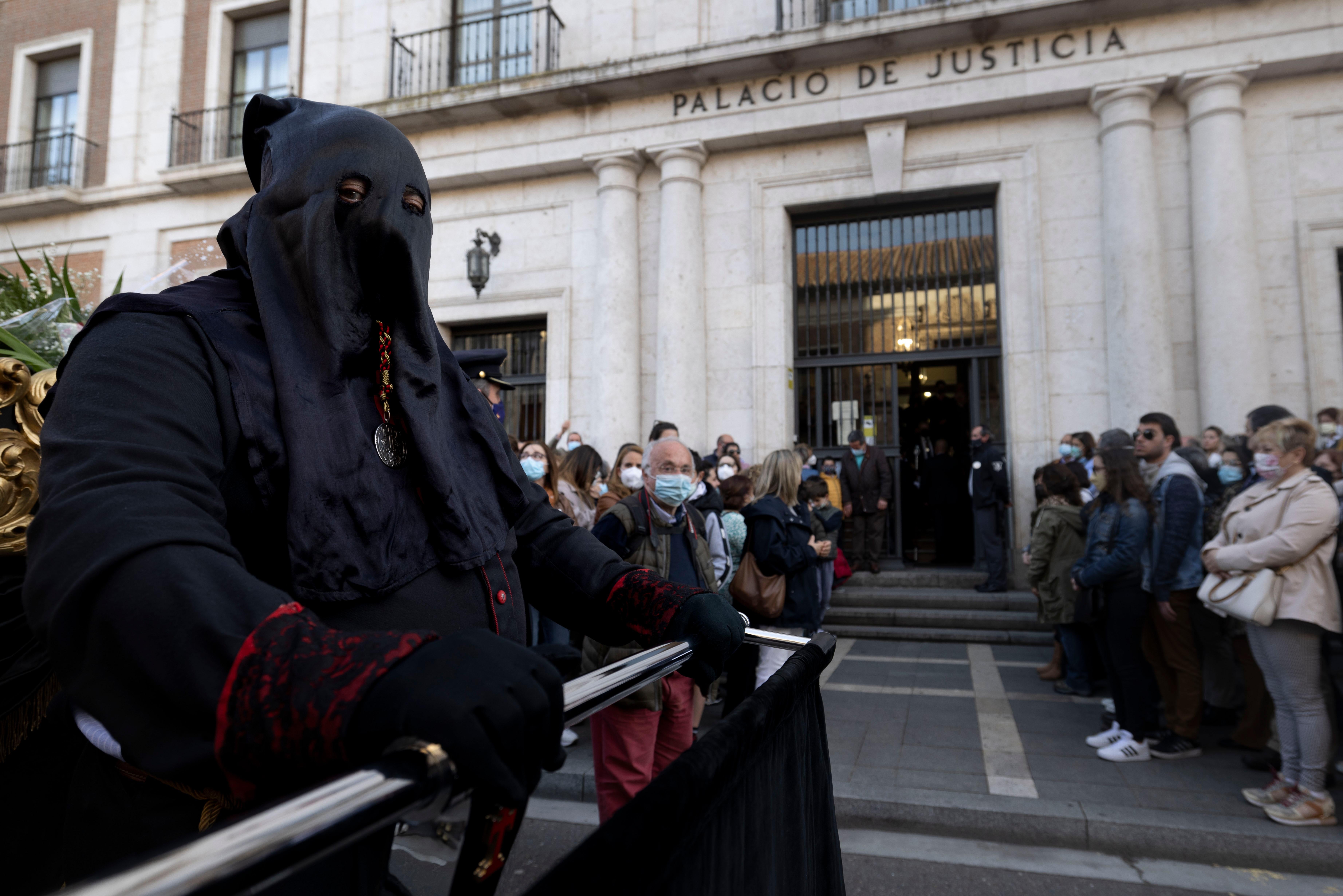 Fotos: Procesión de Penitencia y Caridad en la Semana Santa de Valladolid