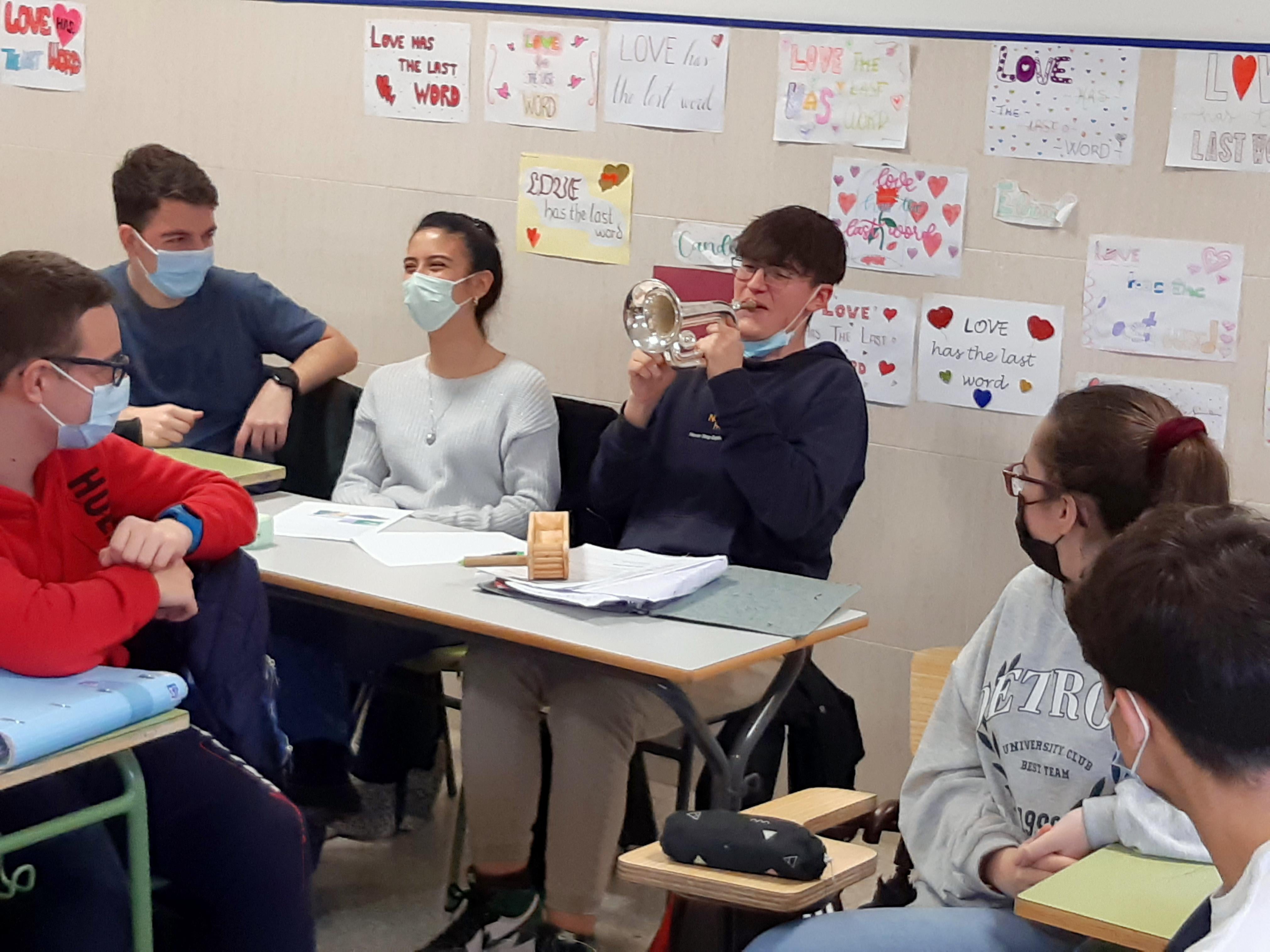 Los Nazarenos de Baltanás comparten su experiencia cofrade en el Colegio Jesús Nazareno de Getafe