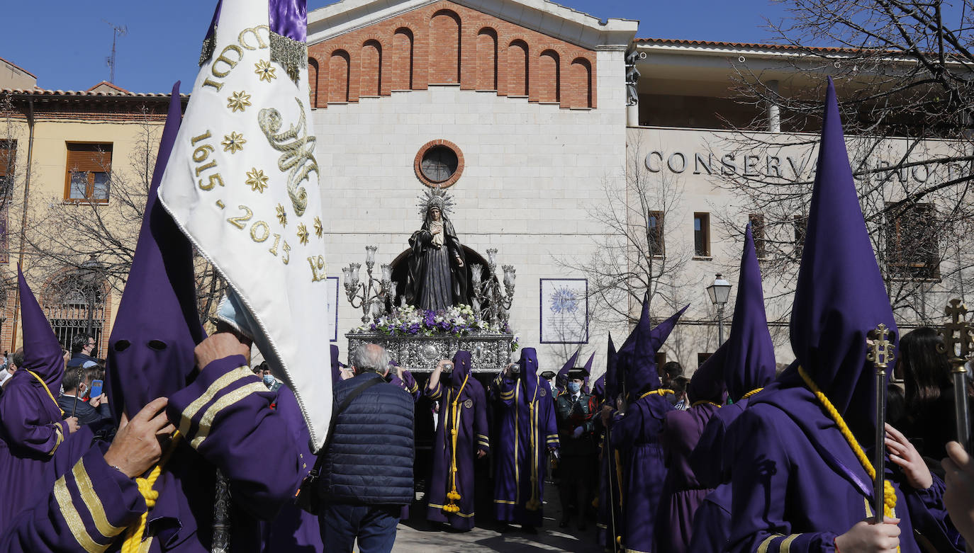 Fotos: Viernes Santo en Palencia: Procesión de los pasos