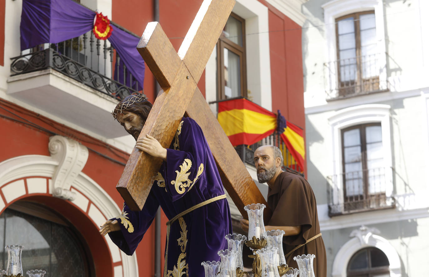 Fotos: Viernes Santo en Palencia: Procesión de los pasos