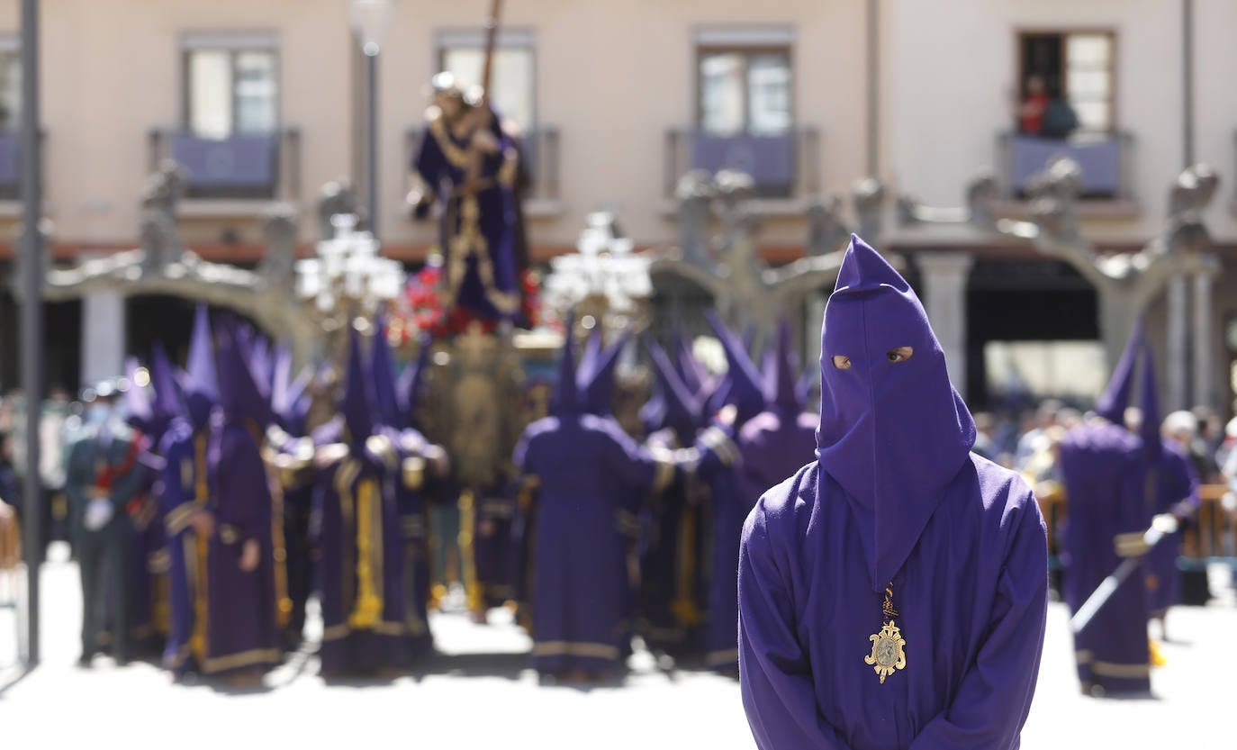 Fotos: Viernes Santo en Palencia: Procesión de los pasos