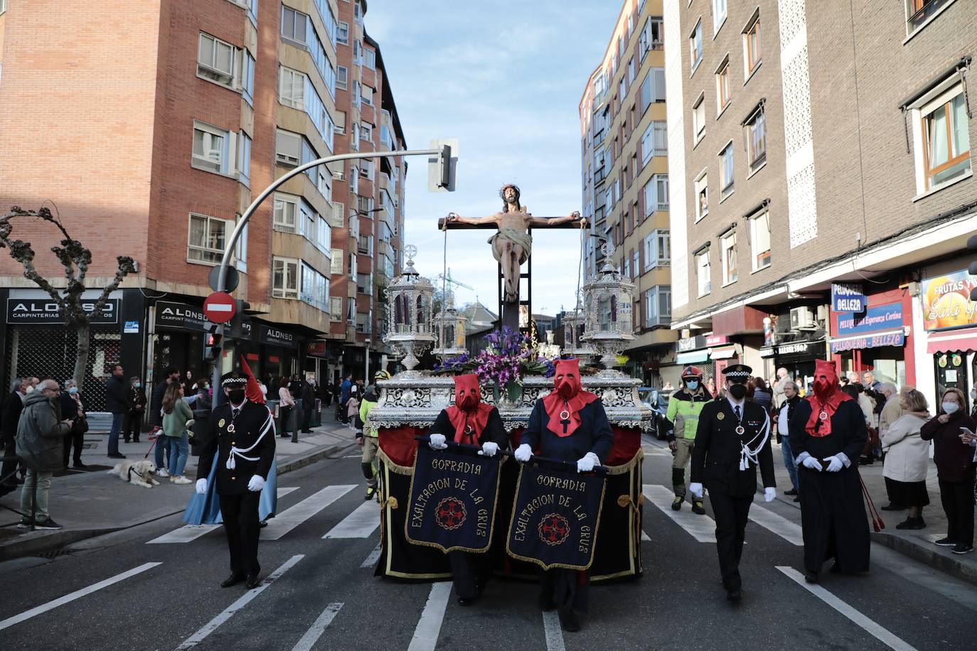 Fotos: Procesión de la Exaltación de la Luz en Valladolid (2/2)