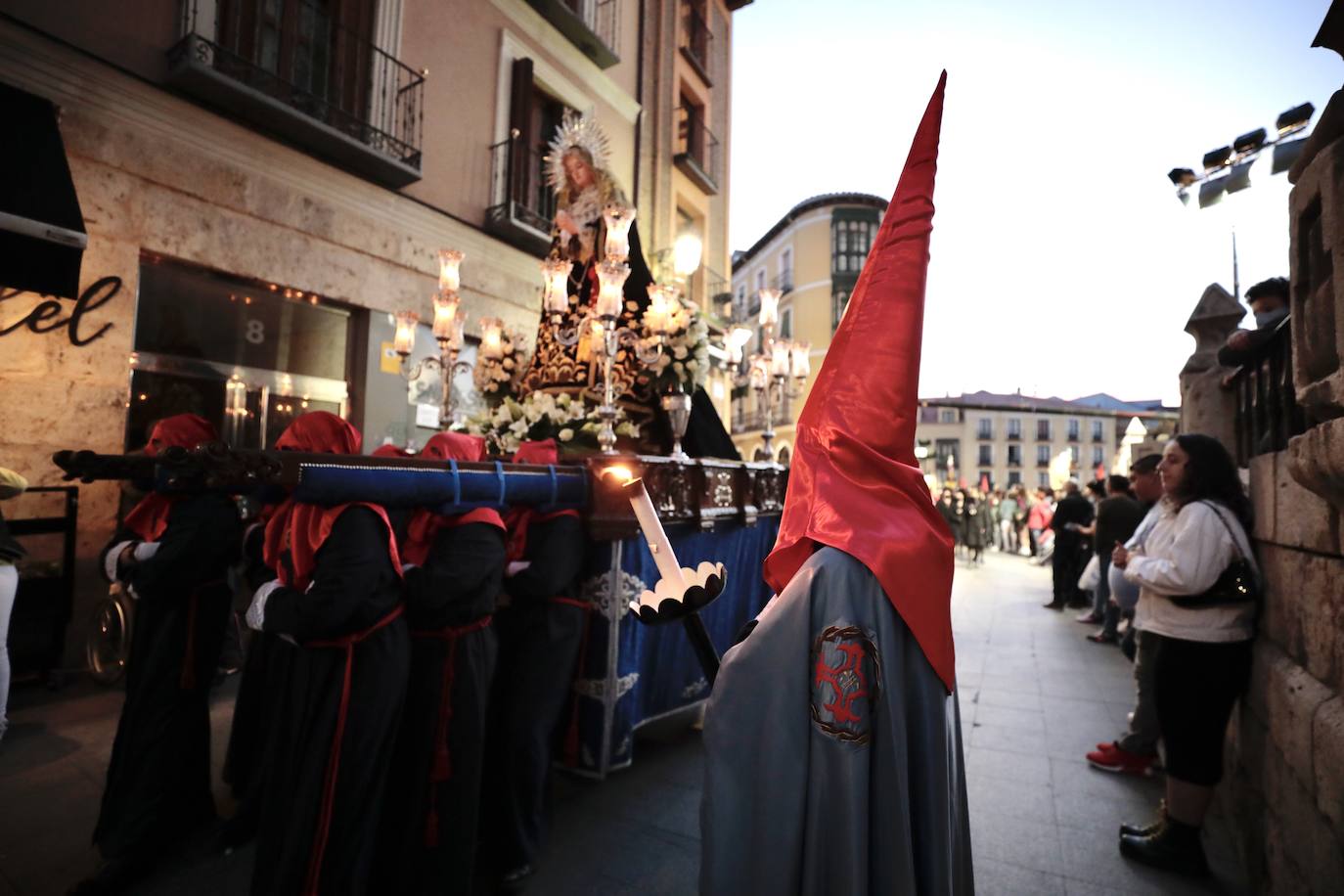 Fotos: Procesión de la Exaltación de la Luz en Valladolid (2/2)