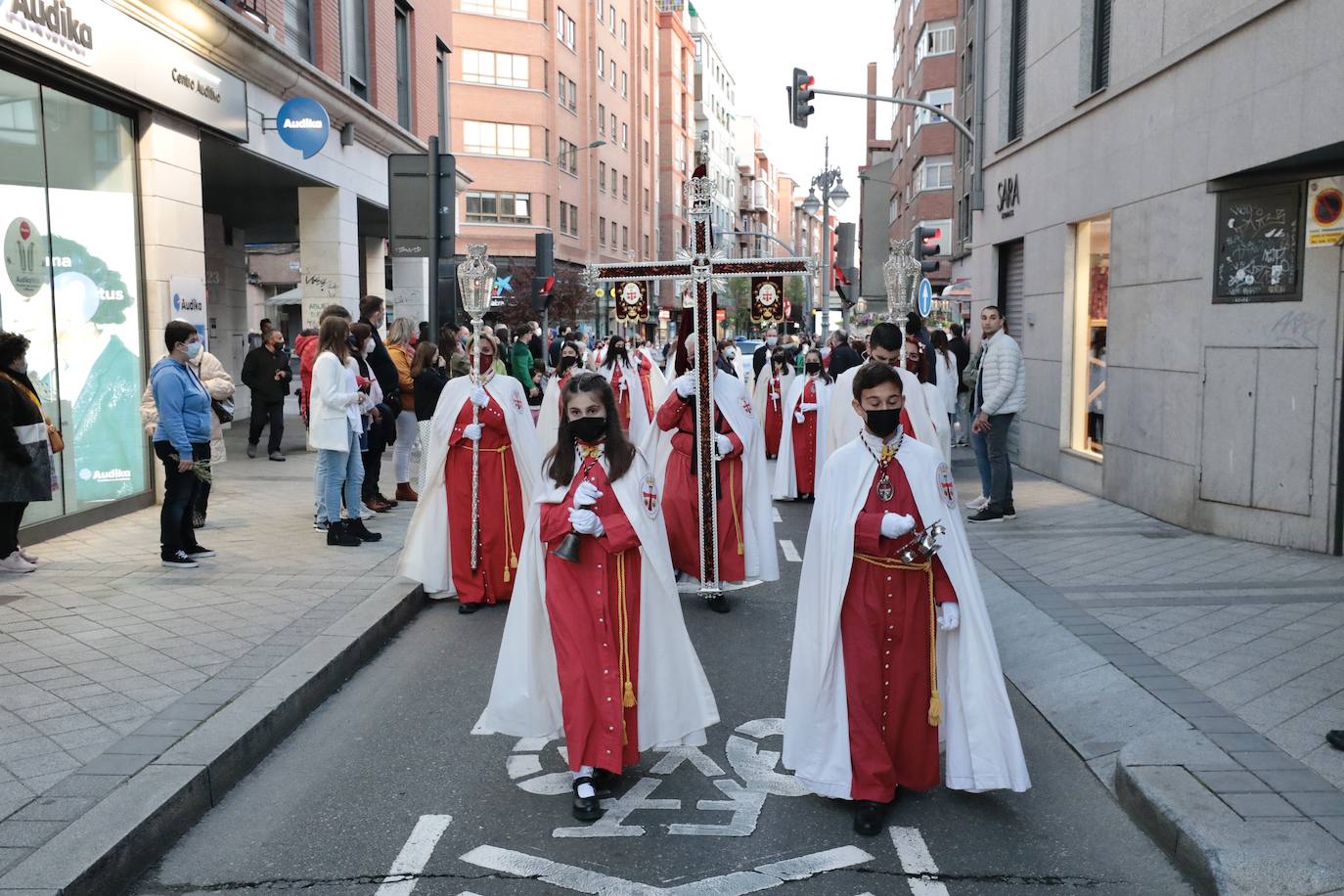 Fotos: Procesión del Cristo Despojado y Nuestra Señora de la Amargura en Valladolid