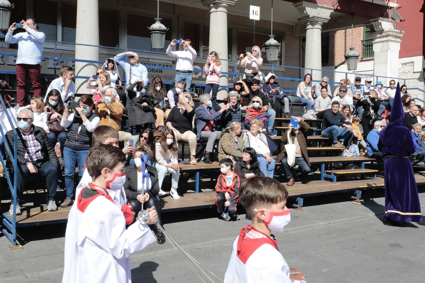 Fotos: Sermón de las Siete Palabras en Valladolid durante la jornada de Viernes Santo (1/2)