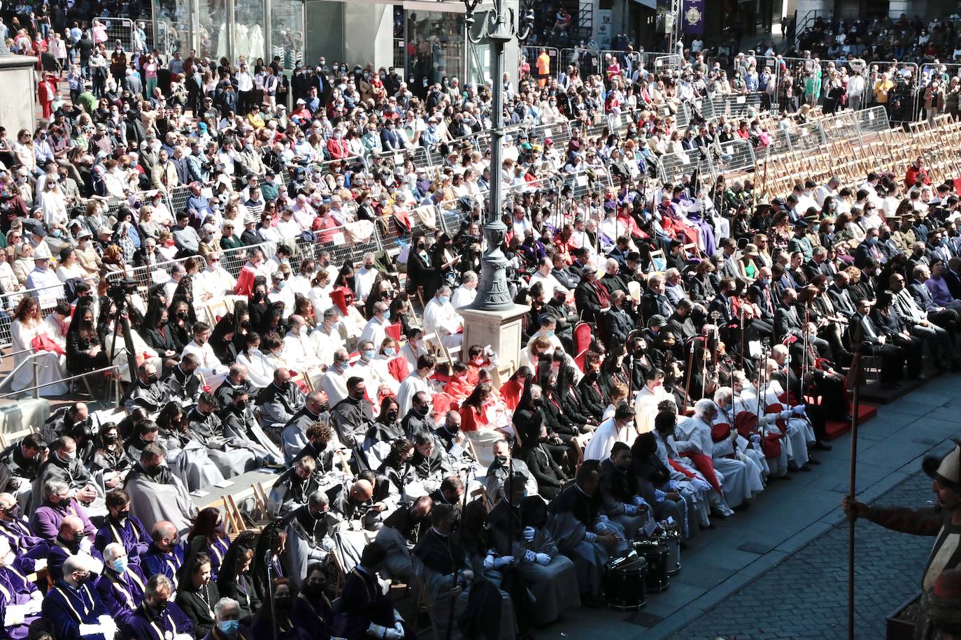 Fotos: Sermón de las Siete Palabras en Valladolid durante la jornada de Viernes Santo (2/2)