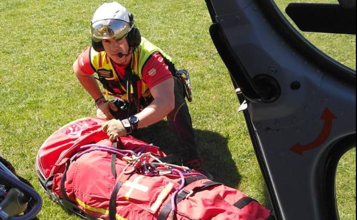 Herida una mujer de 38 años al caerse de la bici en la senda de Ursi