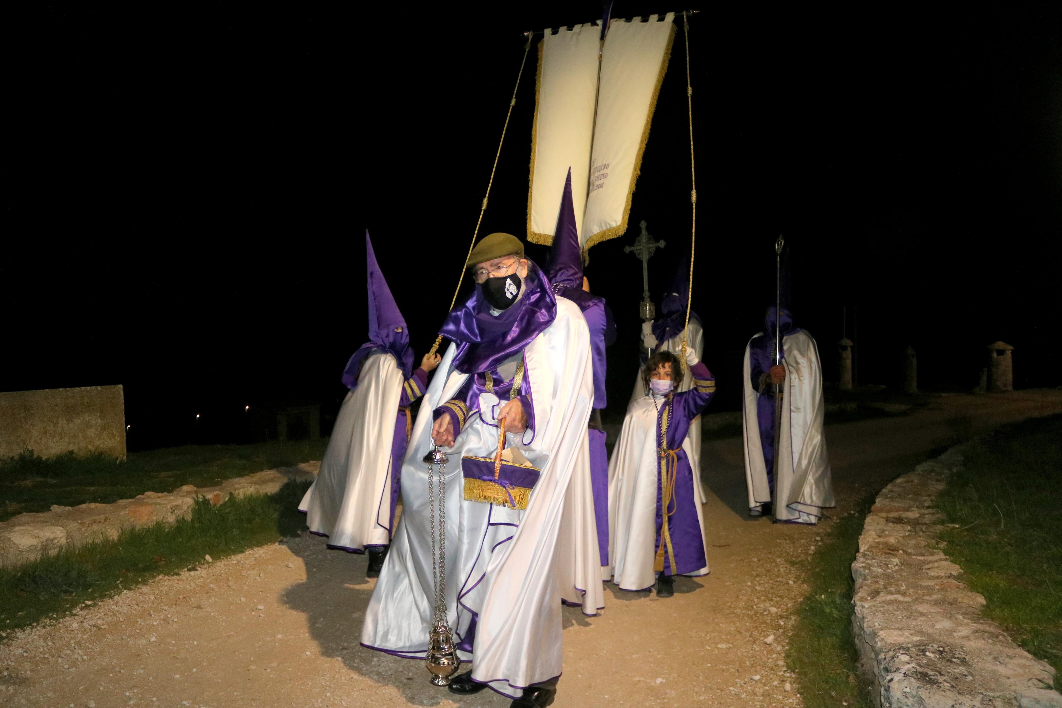 Los Nazarenos de Baltanás organizaron el XXII Vía Crucis del Silencio en el que también participaron los Hermanos de Palencia