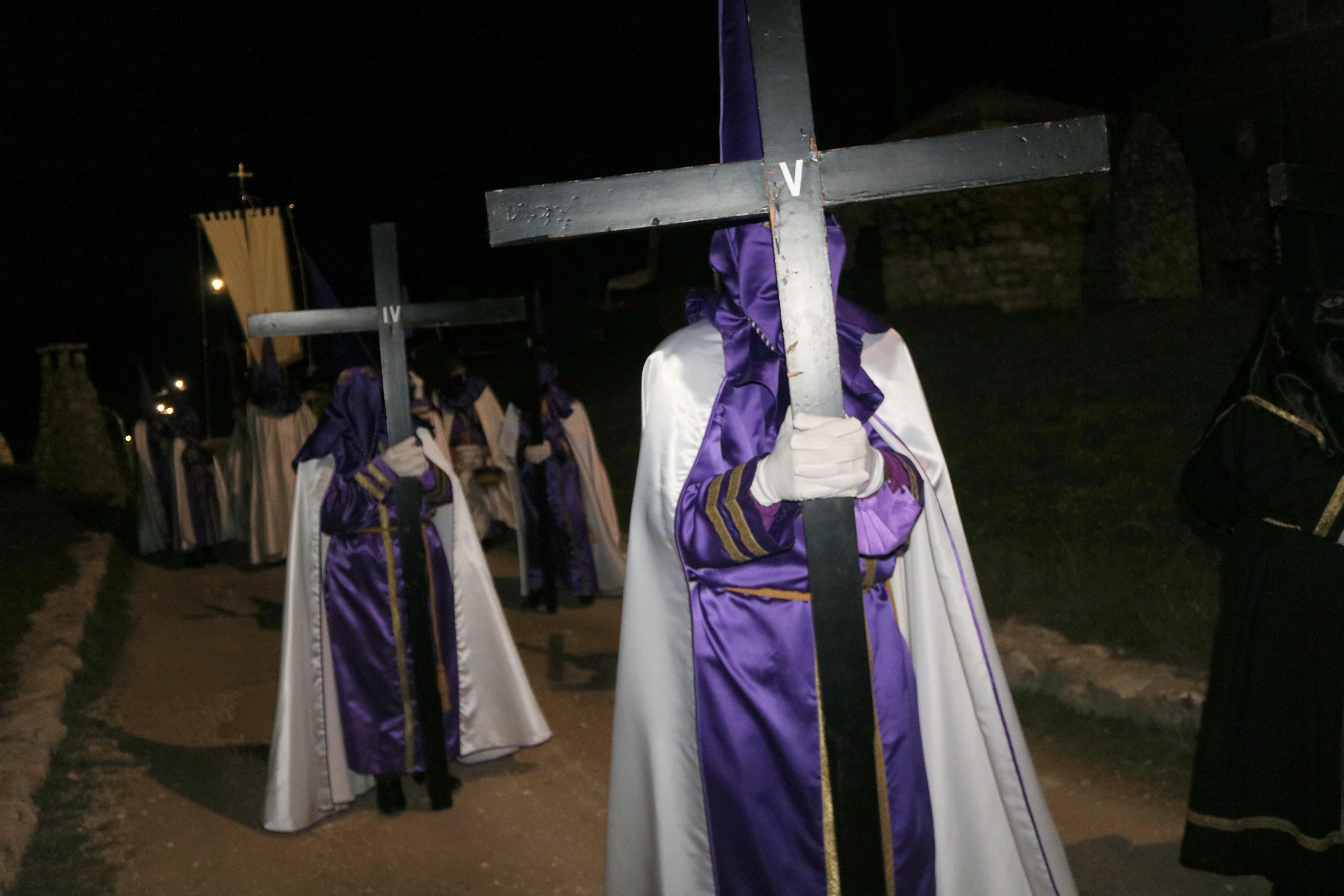 Los Nazarenos de Baltanás organizaron el XXII Vía Crucis del Silencio en el que también participaron los Hermanos de Palencia