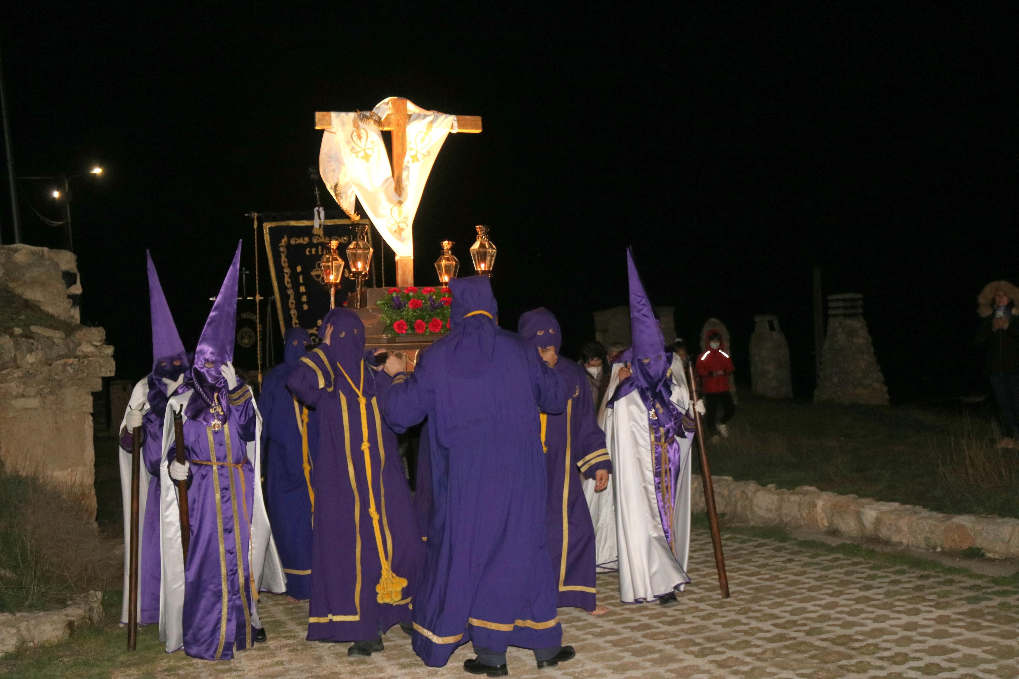 Los Nazarenos de Baltanás organizaron el XXII Vía Crucis del Silencio en el que también participaron los Hermanos de Palencia