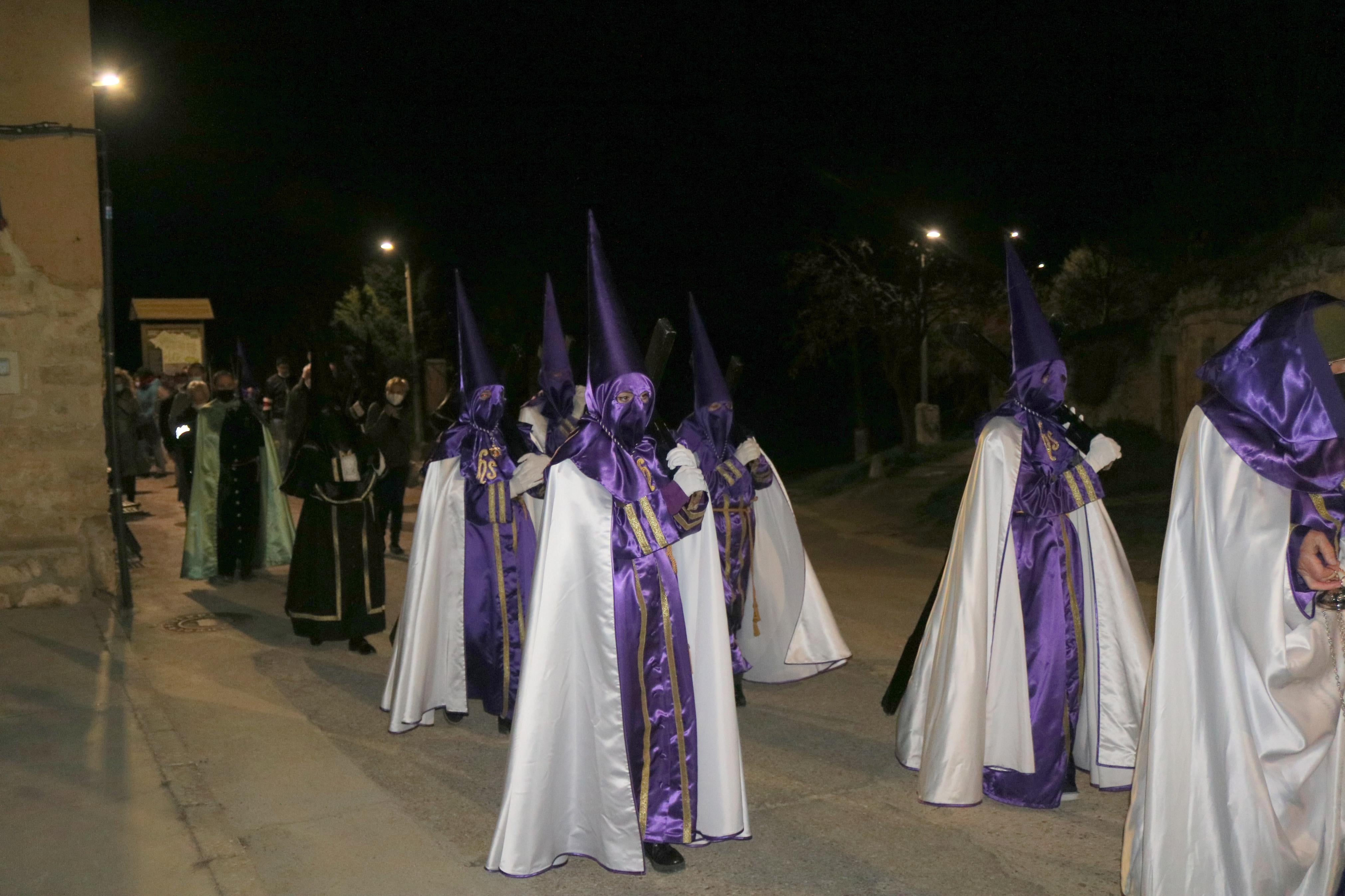 Los Nazarenos de Baltanás organizaron el XXII Vía Crucis del Silencio en el que también participaron los Hermanos de Palencia