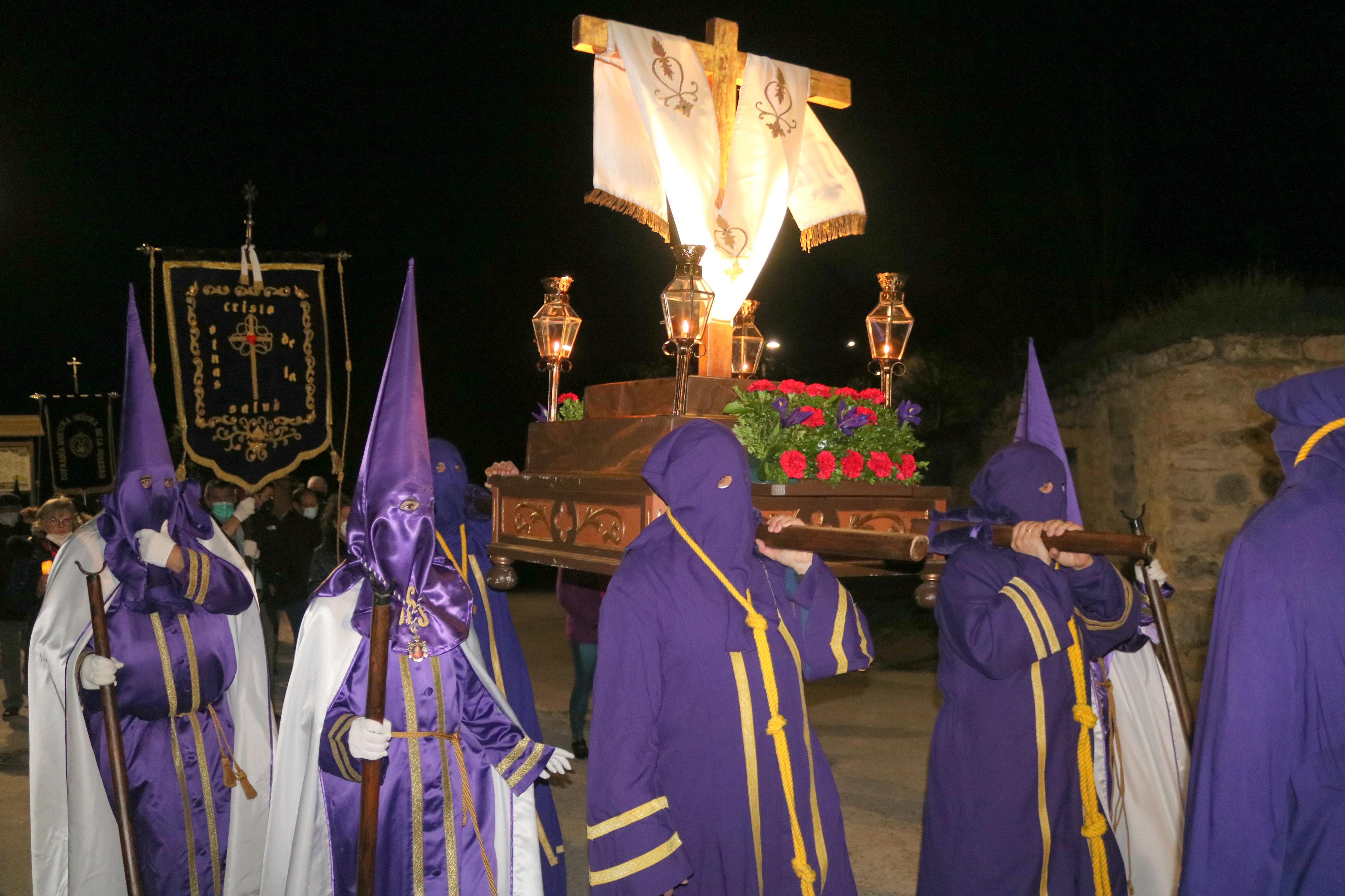 Los Nazarenos de Baltanás organizaron el XXII Vía Crucis del Silencio en el que también participaron los Hermanos de Palencia