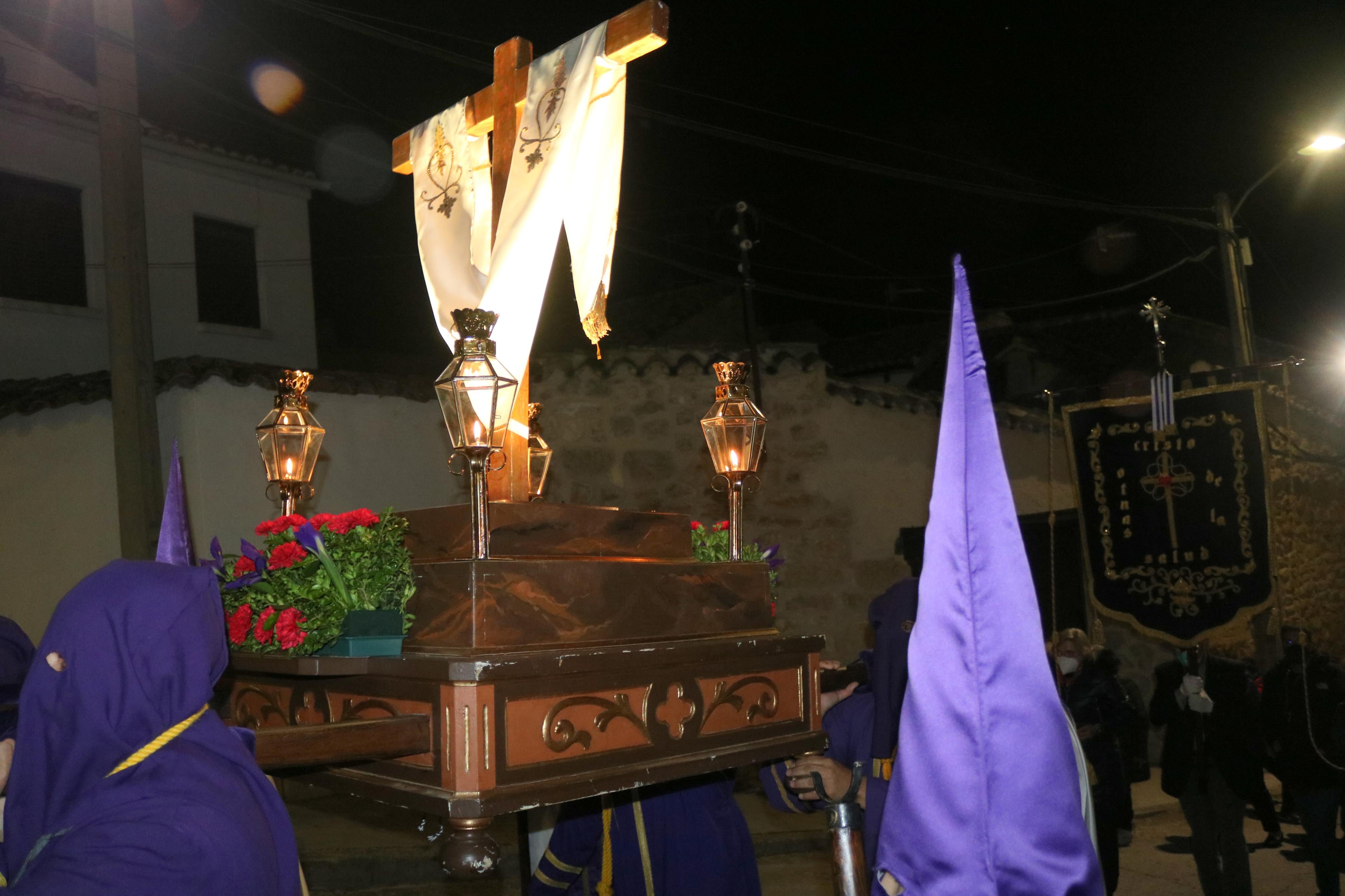 Los Nazarenos de Baltanás organizaron el XXII Vía Crucis del Silencio en el que también participaron los Hermanos de Palencia