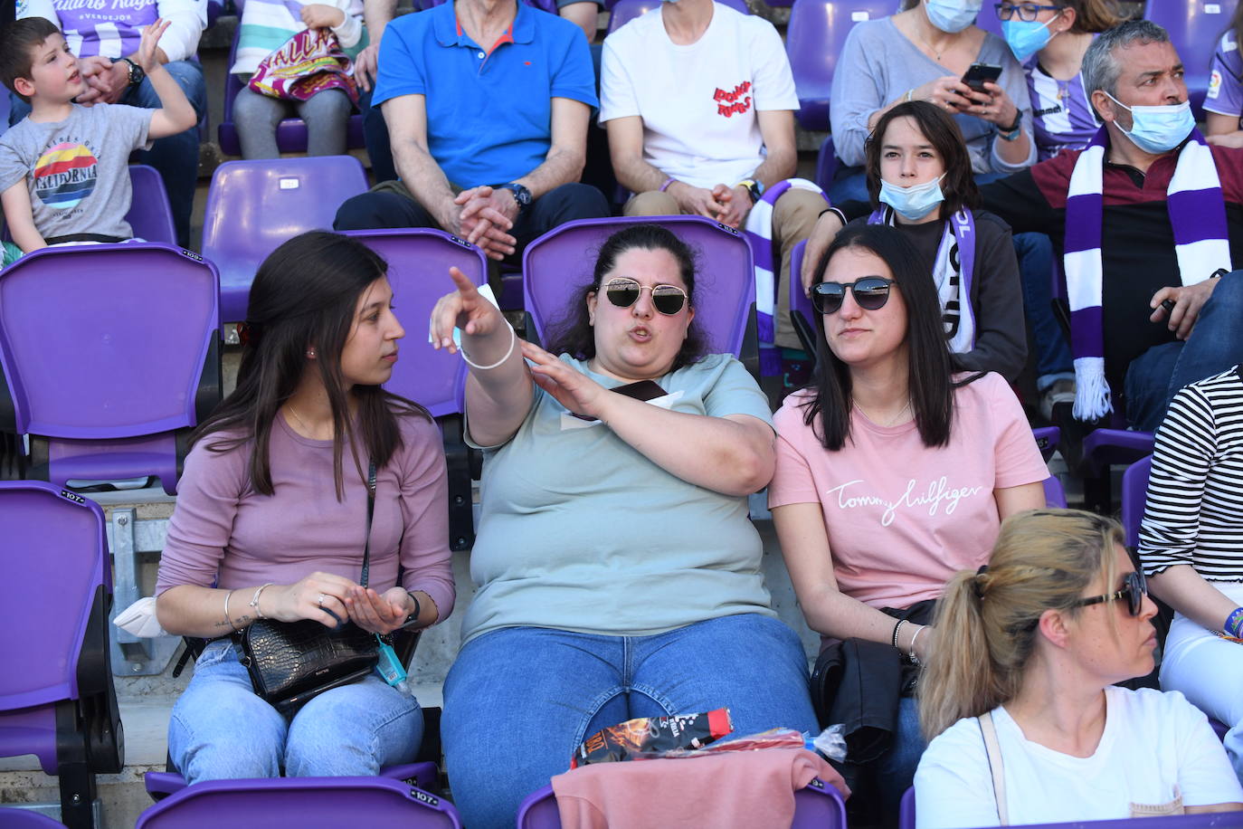 Fotos: Búscate en el grada del Real Valladolid-Almería (1/9)