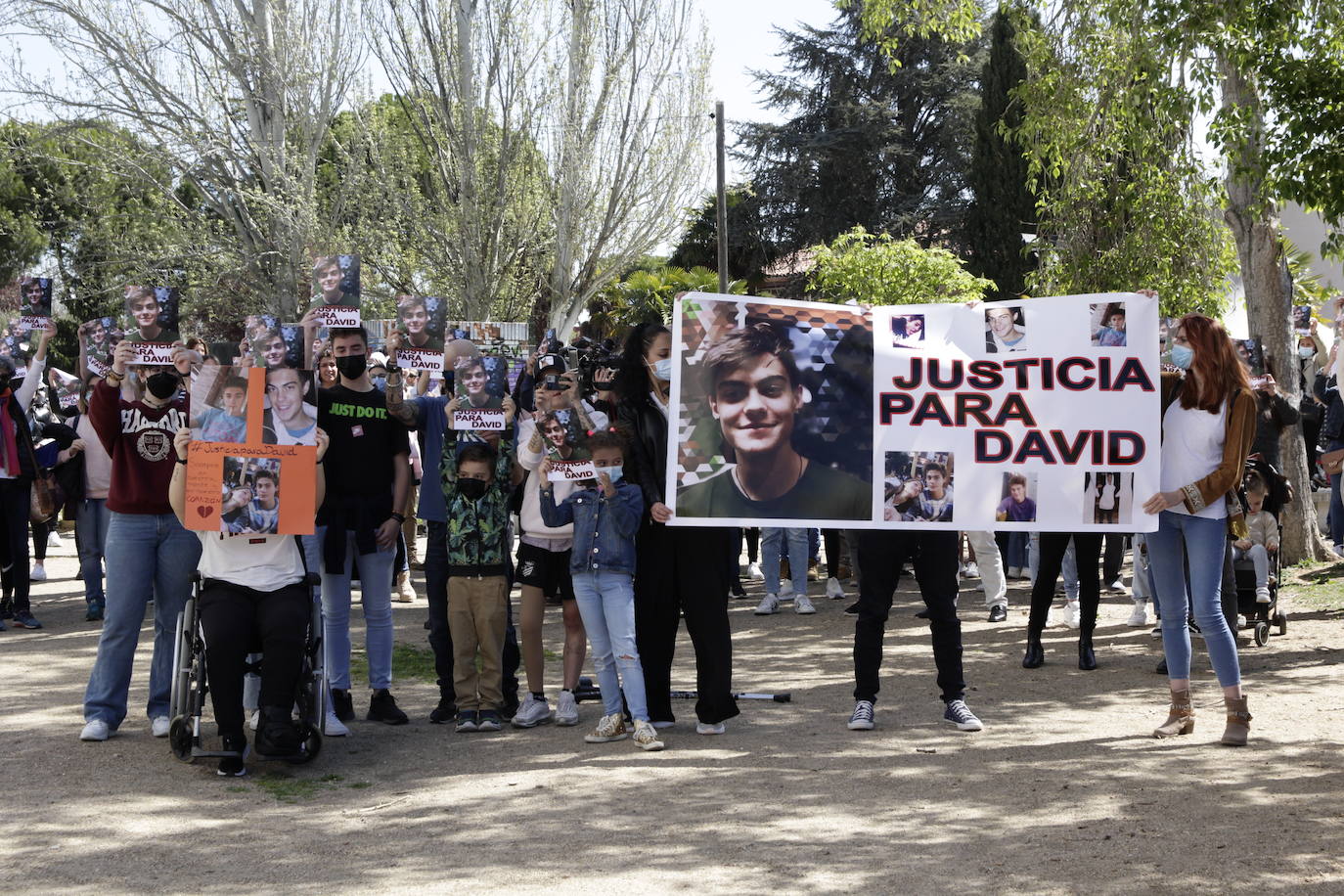 Fotos: Concentración en Laguna de Duero en el segundo aniversario de la muerte de David