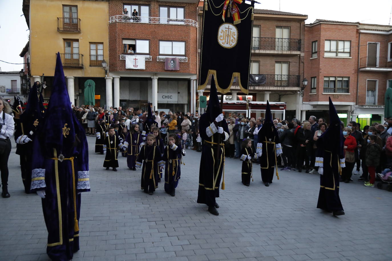 Fotos: Procesión General del Viernes Santo en Peñafiel (3/5)