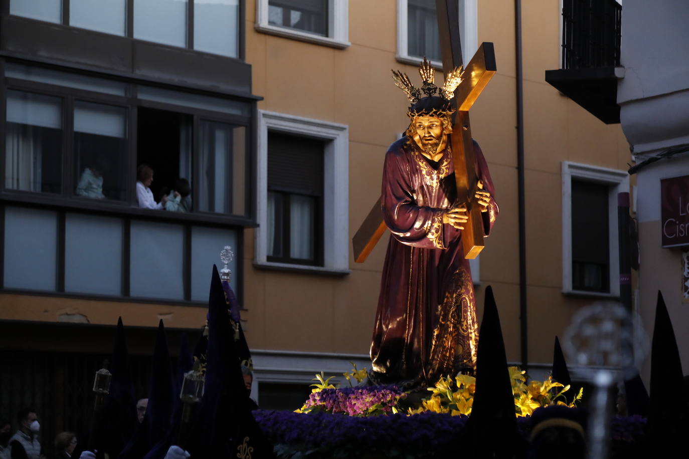 Fotos: Procesión General del Viernes Santo en Peñafiel (3/5)