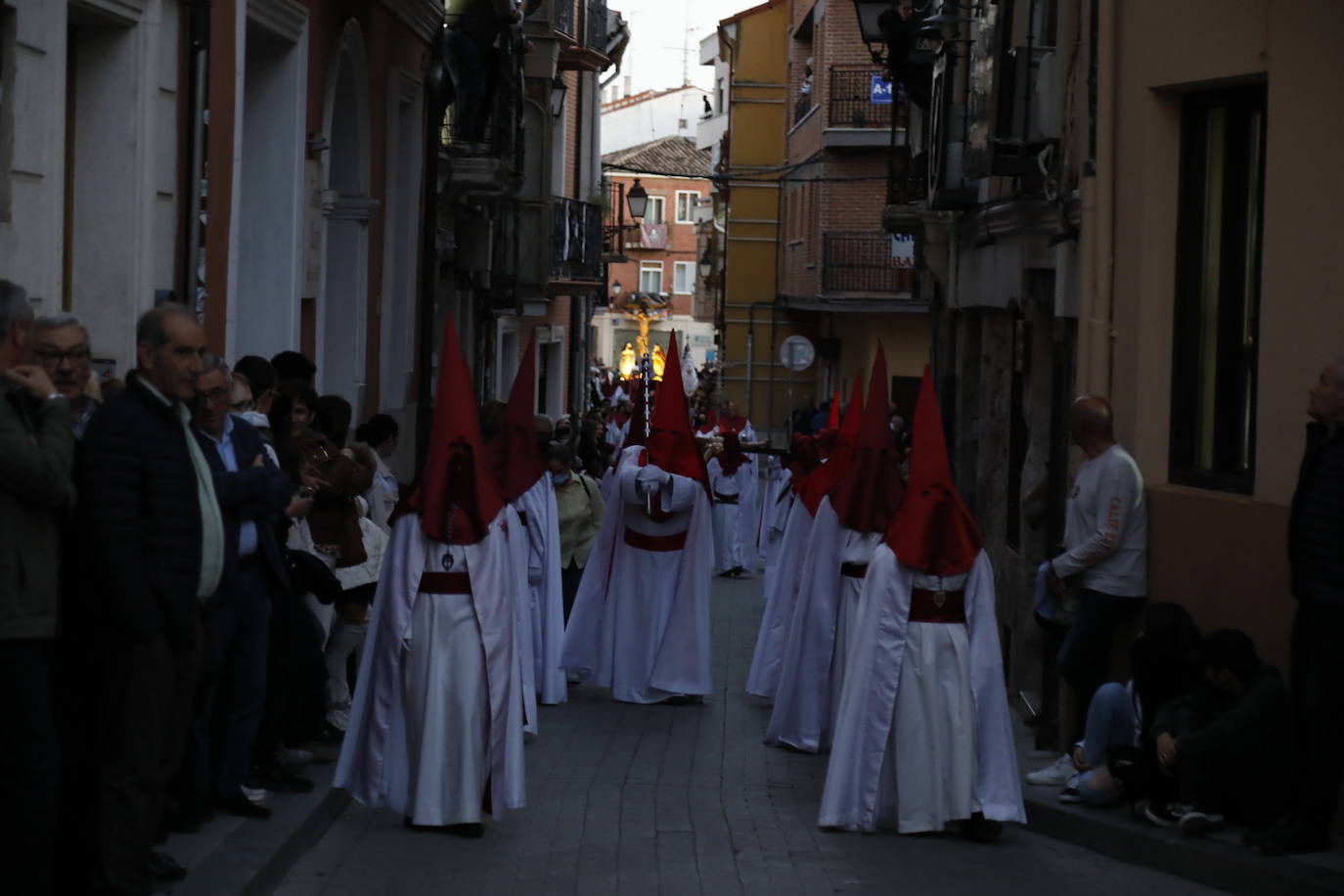 Fotos: Procesión General del Viernes Santo en Peñafiel (3/5)