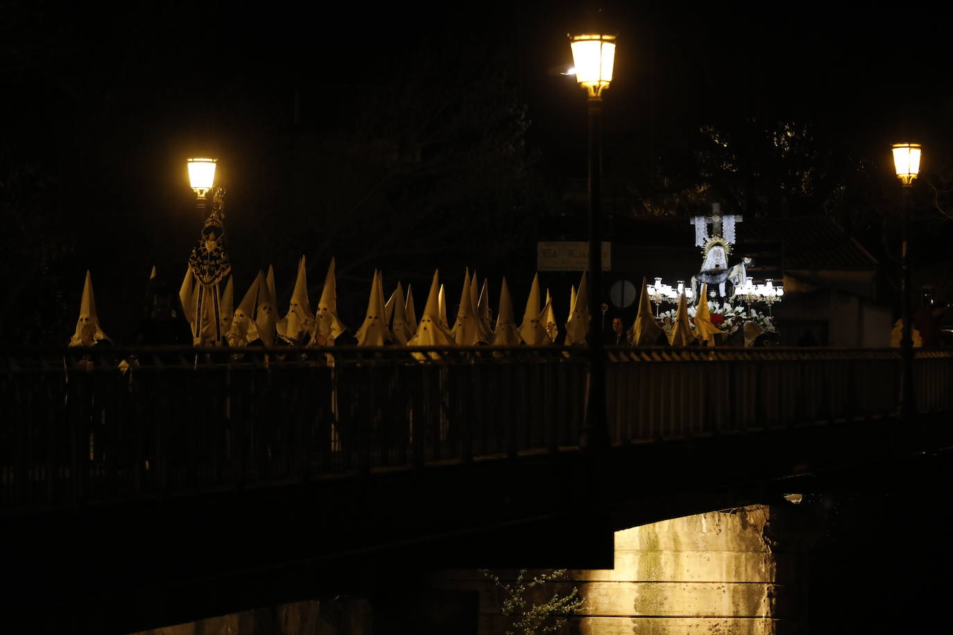 Fotos: Procesión General del Viernes Santo en Peñafiel (5/5)