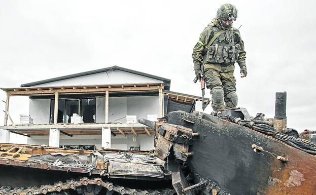 El hallazgo de 800 tumbas ahonda el horror en Jersón