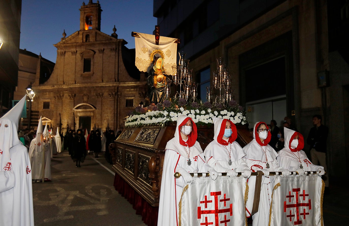 Fotos: Viernes Santo: Procesión del Santo Entierro